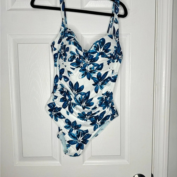NIPTUCK SWIM Hakuna Matata Collection Joanne One Piece Size 10 - Picture 1 of 8